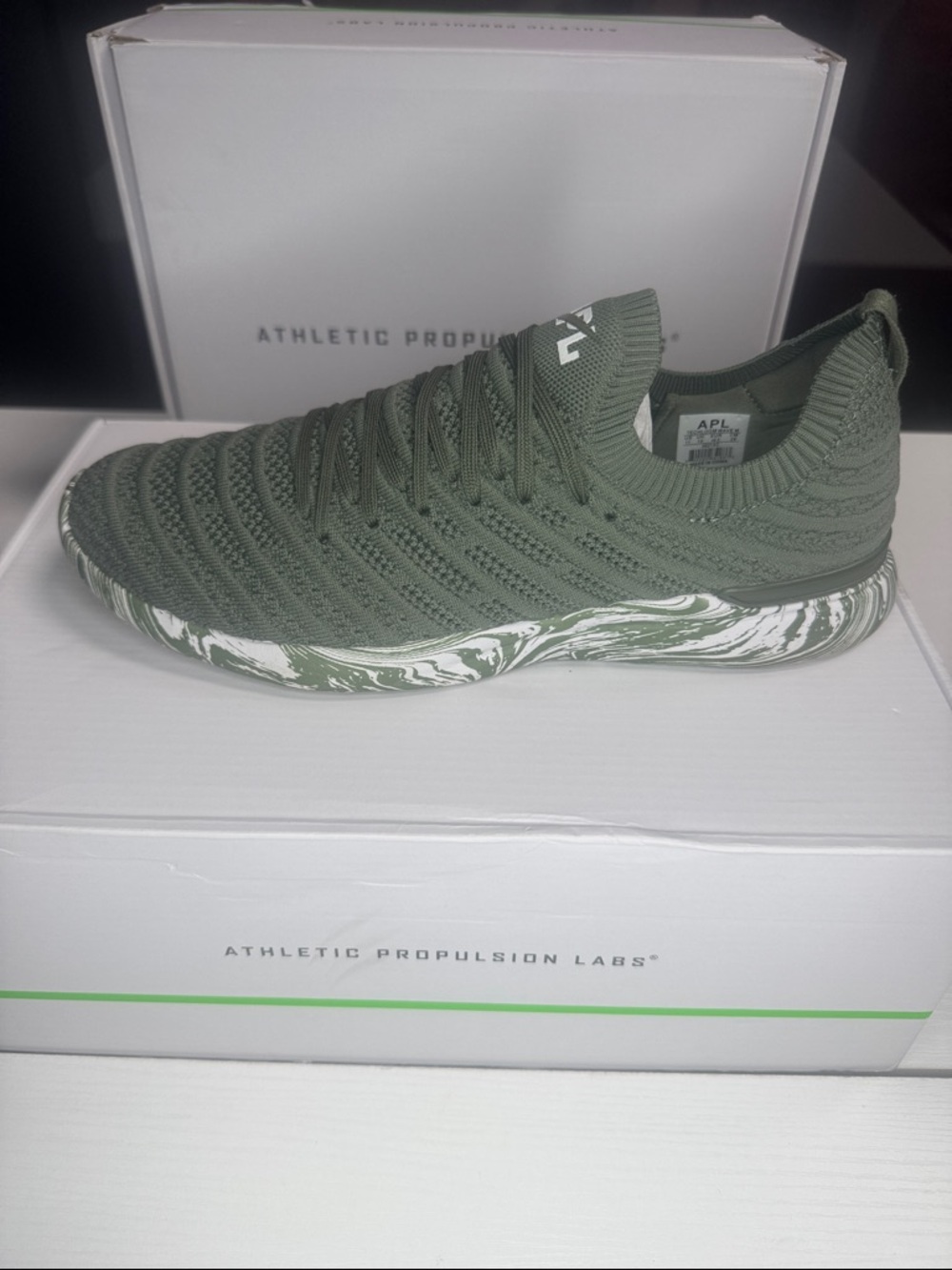 APL TechLoom Wave Men’s New Olive Green Knit Running Shoes Size 11 Sneak